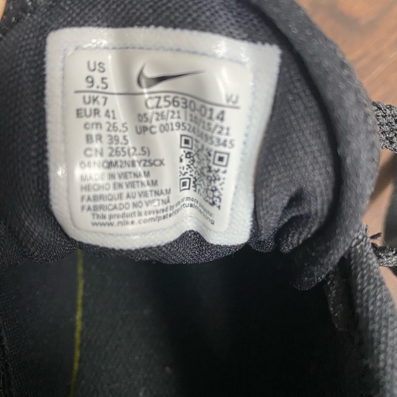 Nike Reposto running shoes. - Picture 3 of 4